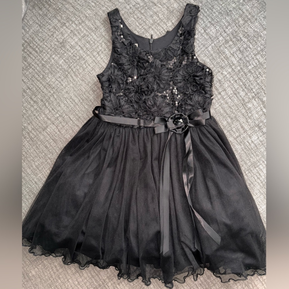 Girls formal black sleeveless dress